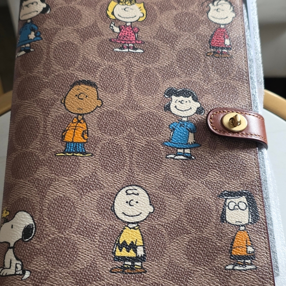 Coach **PEANUTS-BUNDLE DEAL** - Picture 3 of 13
